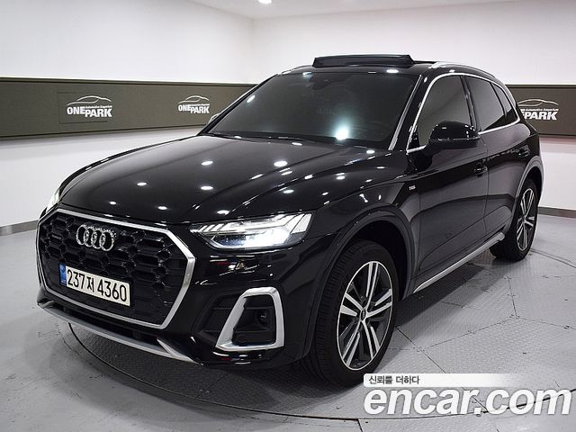 Audi Q5 FY 45 TFSI Quattro Premium - фото 0