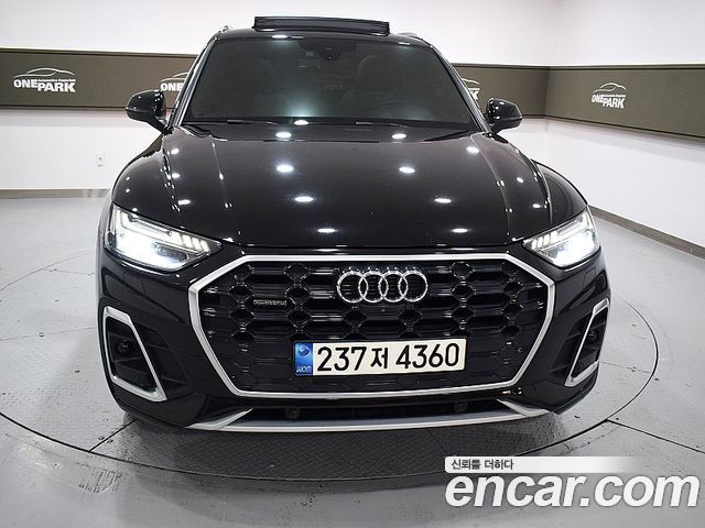 Audi Q5 FY 45 TFSI Quattro Premium - фото 1