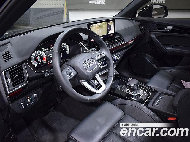 Audi Q5 FY 45 TFSI Quattro Premium - фото 3