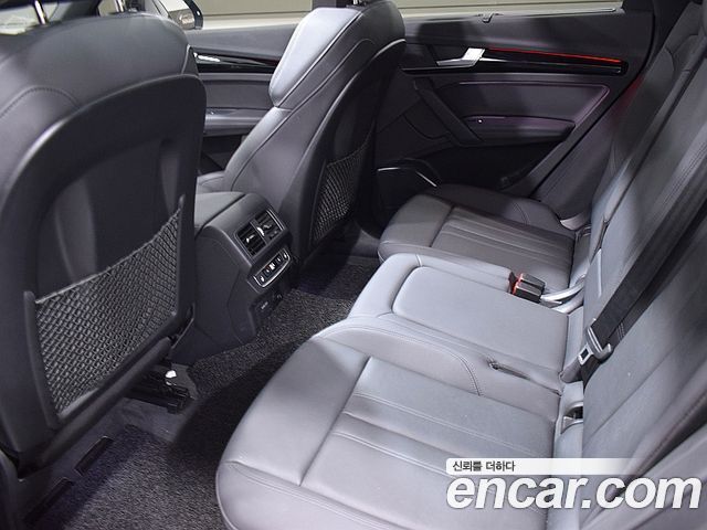 Audi Q5 FY 45 TFSI Quattro Premium - фото 4