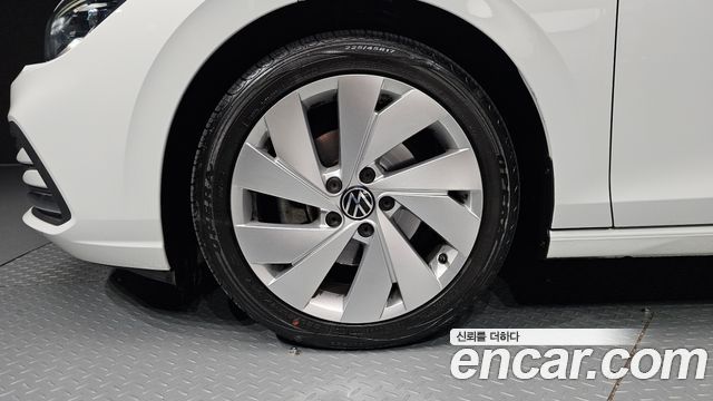 Volkswagen Golf 8-го поколения 2.0 TDI Premium - фото 4