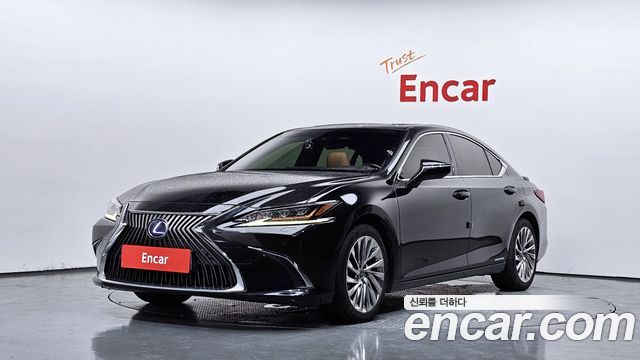 Lexus ES 300h 7-го поколения Executive - фото 0