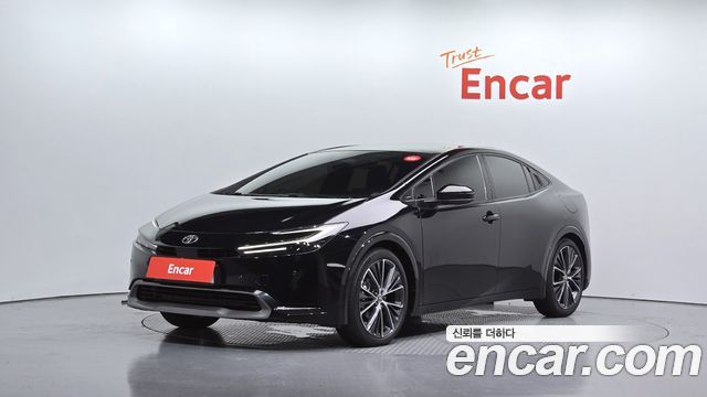 Toyota Prius 5-го поколения 2.0 XLE - фото 0