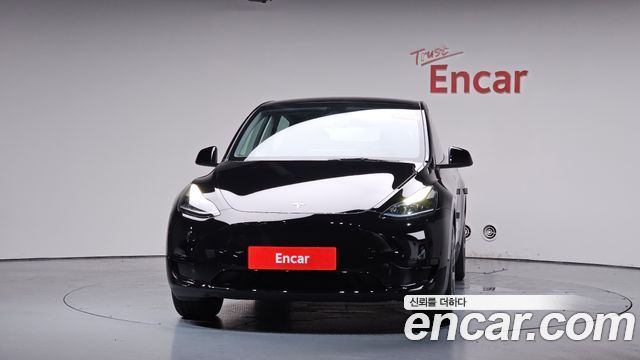 Tesla Model Y RWD - фото 1