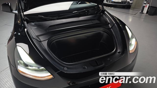 Tesla Model Y RWD - фото 4