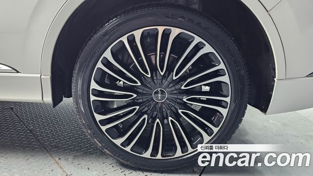 Lincoln Aviator 2-го поколения 3.0 Black Label AWD - фото 3