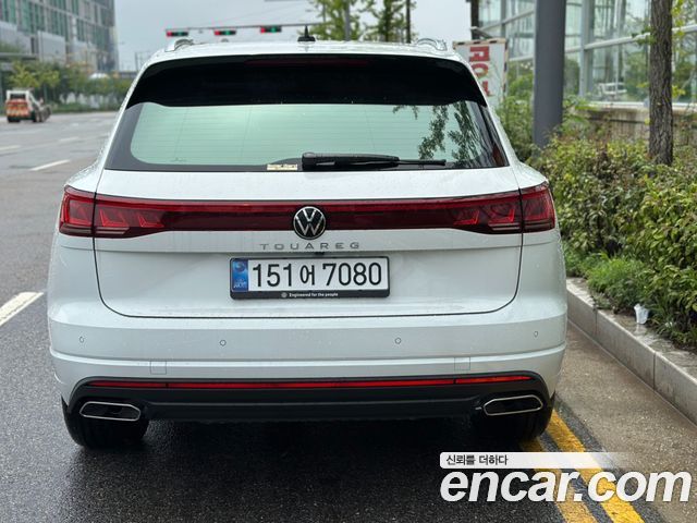 Volkswagen Touareg 3-го поколения 3.0 TDI Prestige - фото 4