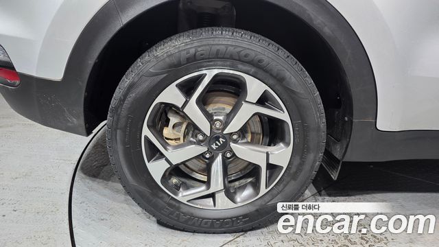 Kia Sportage The Bold Diesel 1.6 2WD Trendy - фото 4