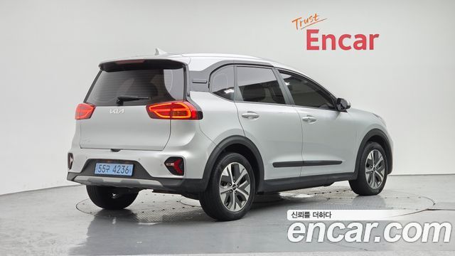 Kia Niro Plus Earth - фото 1