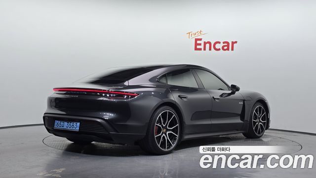 Porsche Taycan 4S - фото 1