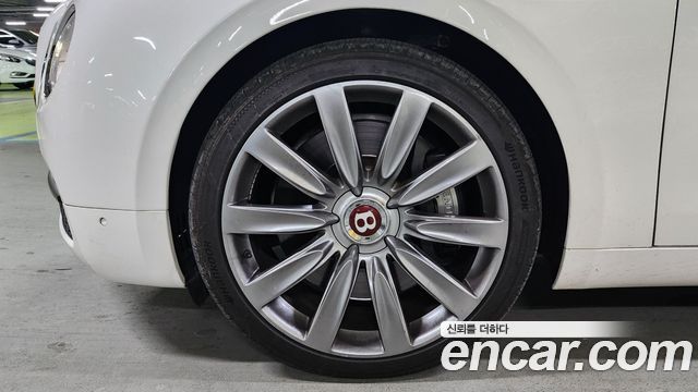 Bentley Flying Spur 2-го поколения 4.0 - фото 4