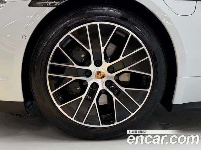 Porsche Taycan Base 4 - фото 4