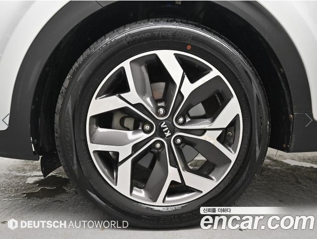Kia Sportage The Bold Diesel 2.0 2WD Prestige - фото 4