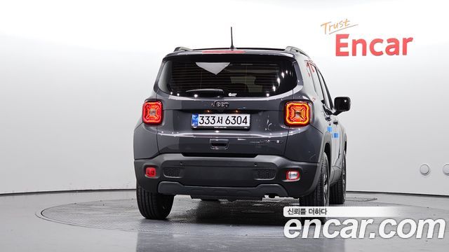 Jeep Renegade 1.3 Limited - фото 3