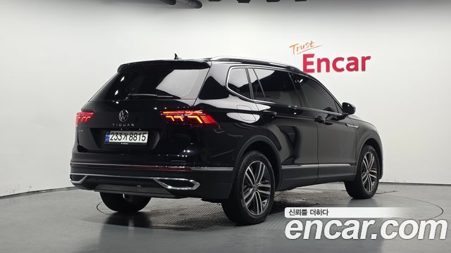 Volkswagen Tiguan Allspace 2.0 TSI Prestige - фото 1