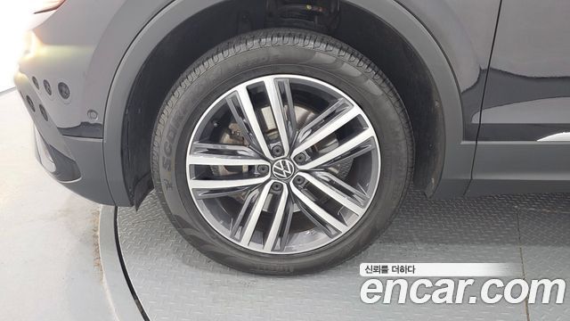Volkswagen Tiguan Allspace 2.0 TSI Prestige - фото 4