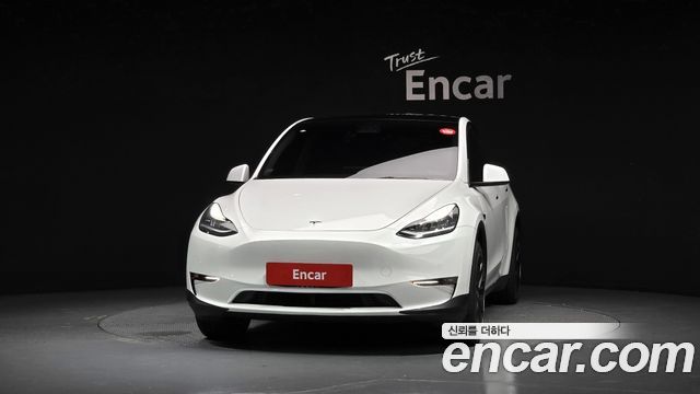 Tesla Model Y Standard Range RWD - фото 2