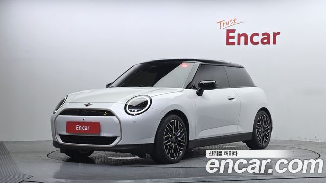 Mini Cooper Electric 4-го поколения SE Favoured - фото 0