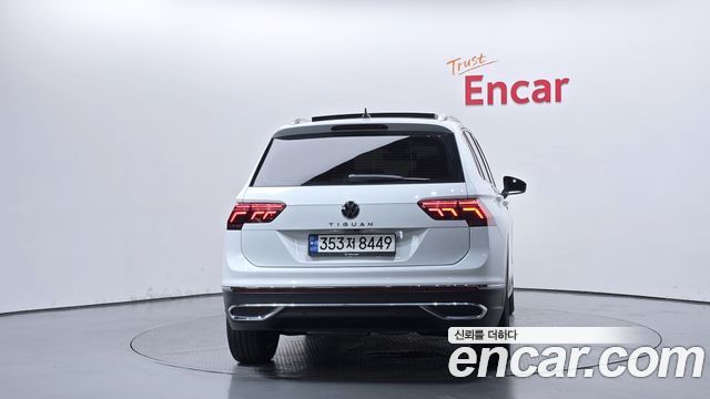 Volkswagen Tiguan 2-го поколения 2.0 TDI Prestige - фото 3