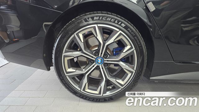 BMW i4 eDrive40 M Sports Pro - фото 4