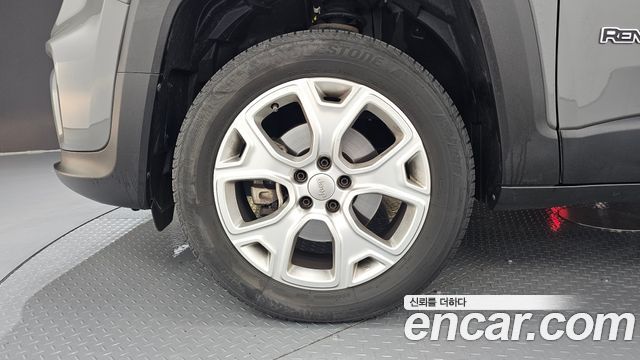 Jeep Renegade 2.4 Limited AWD - фото 4