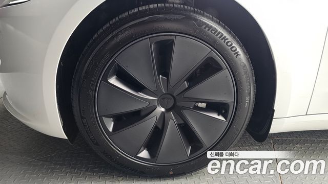 Tesla Model 3 Long Range AWD - фото 4
