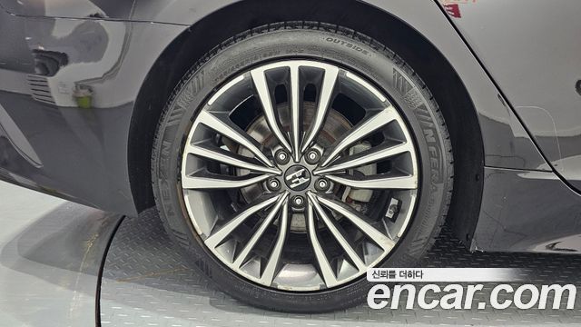 Kia Stinger 2.0 Turbo AWD Platinum - фото 4