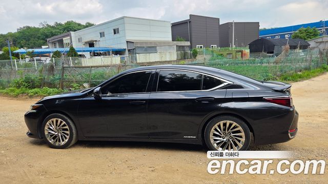 Lexus ES 300h 7-го поколения Luxury Plus - фото 3