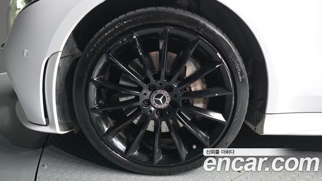 Mercedes-Benz CLS-Class C257 CLS400d 4MATIC AMG Line - фото 4