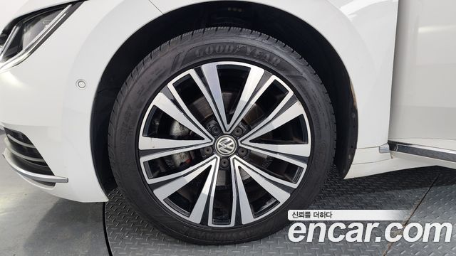 Volkswagen Arteon 2.0 TDI Premium - фото 4