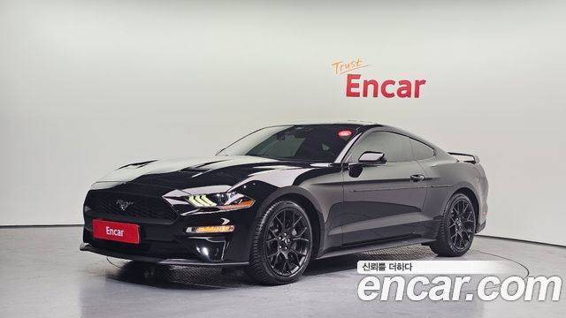 Ford Mustang Coupe - фото 0