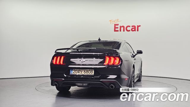 Ford Mustang Coupe - фото 3