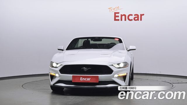 Ford Mustang Convertible - фото 2