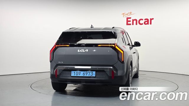 Kia EV3 Long Range 2WD Earth - фото 3