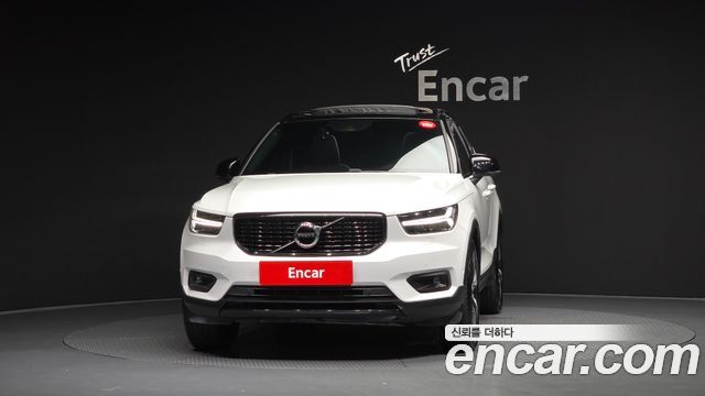 Volvo XC40 T4 R-Design - фото 2