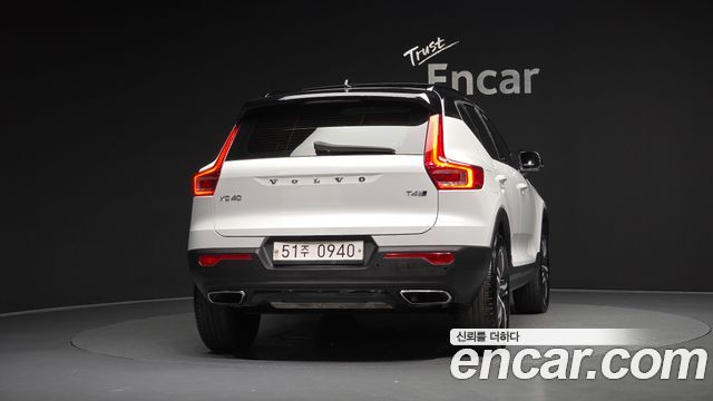 Volvo XC40 T4 R-Design - фото 3