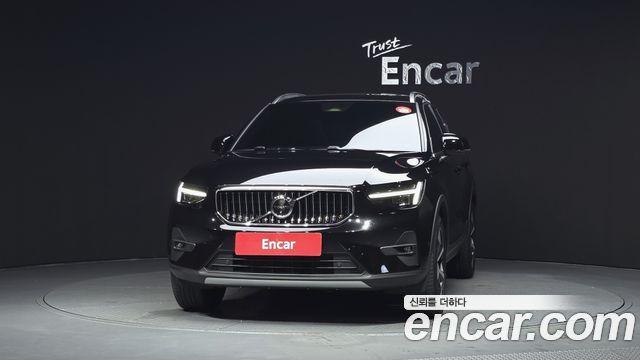 Volvo XC40 B4 Ultra Bright - фото 2