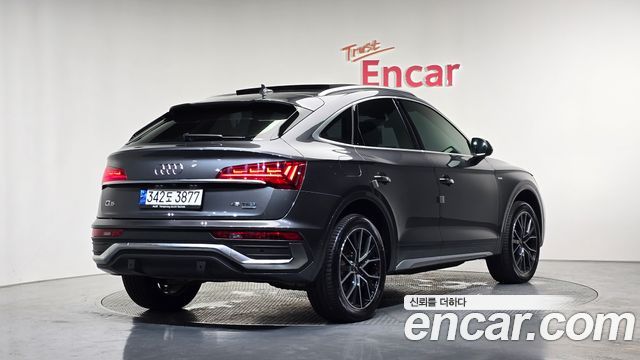 Audi Q5 FY 45 TFSI Quattro Sportback Premium - фото 1