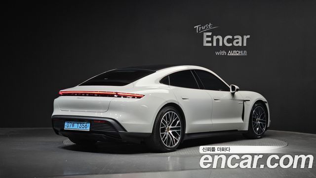 Porsche Taycan Base - фото 1