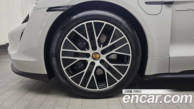 Porsche Taycan Base - фото 4