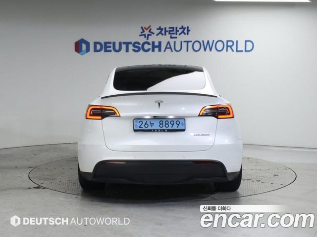 Tesla Model Y Performance AWD - фото 3