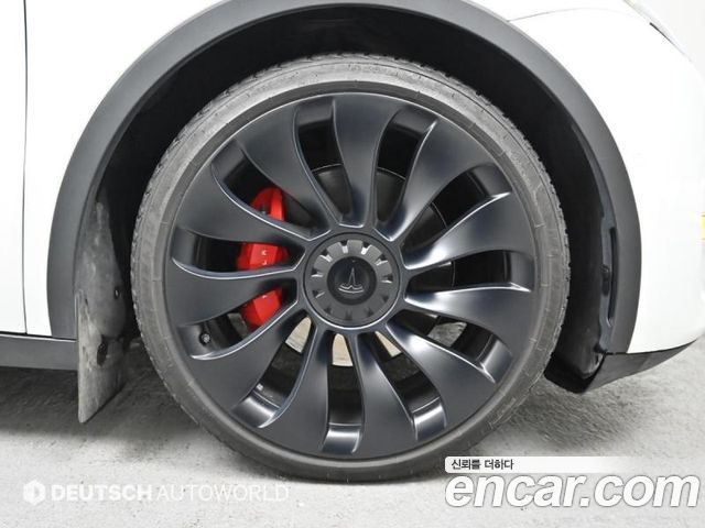 Tesla Model Y Performance AWD - фото 4