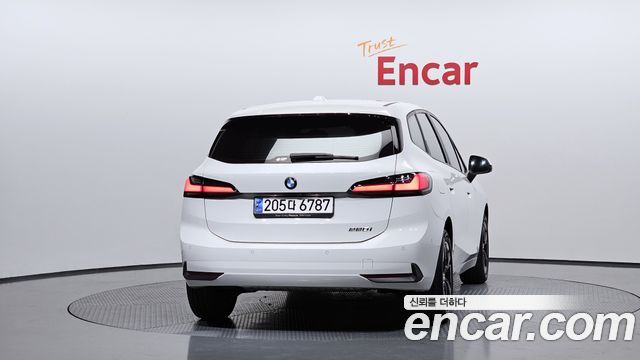 BMW 2 Series Active Tourer U06 220i Advantage - фото 3