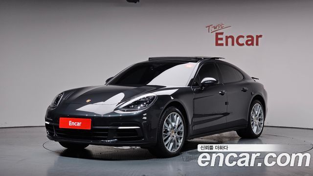Porsche Panamera 3.0 AWD - фото 0