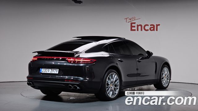 Porsche Panamera 3.0 AWD - фото 1