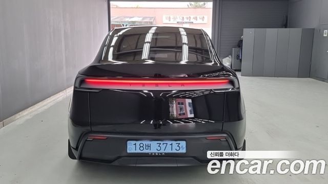 Tesla Model Y RWD - фото 3