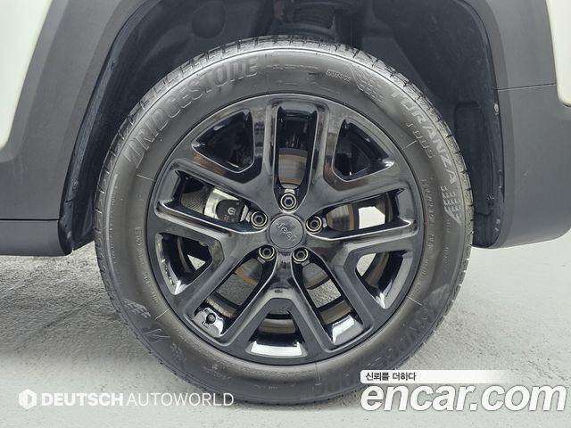 Jeep Renegade 1.3 Limited - фото 4