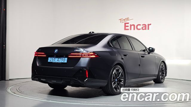 BMW i5 G60 M60 xDrive - фото 1