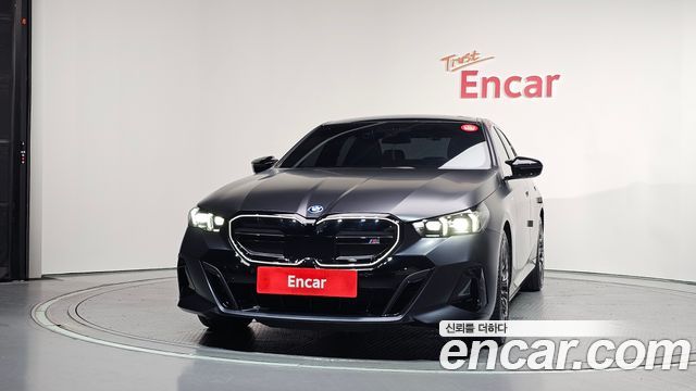 BMW i5 G60 M60 xDrive - фото 2