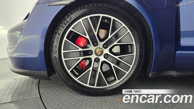 Porsche Taycan 4S - фото 4